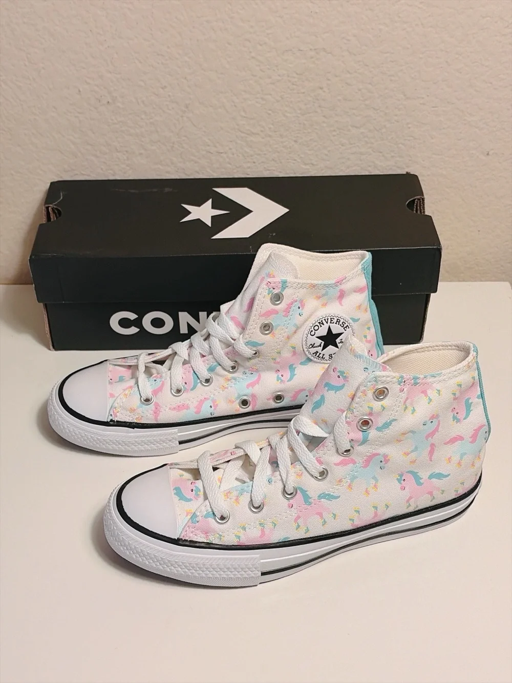 Converse Chuck Taylor All Star Unicorn High Top Junior Size 4 White Multi 669816